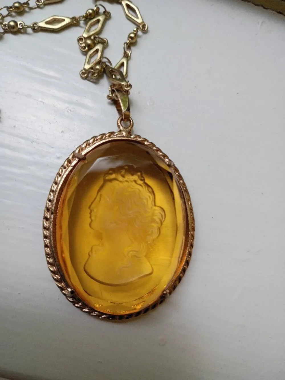 Patrizia Daliana reversed carved citrine glass intaglio cameo pendant necklace